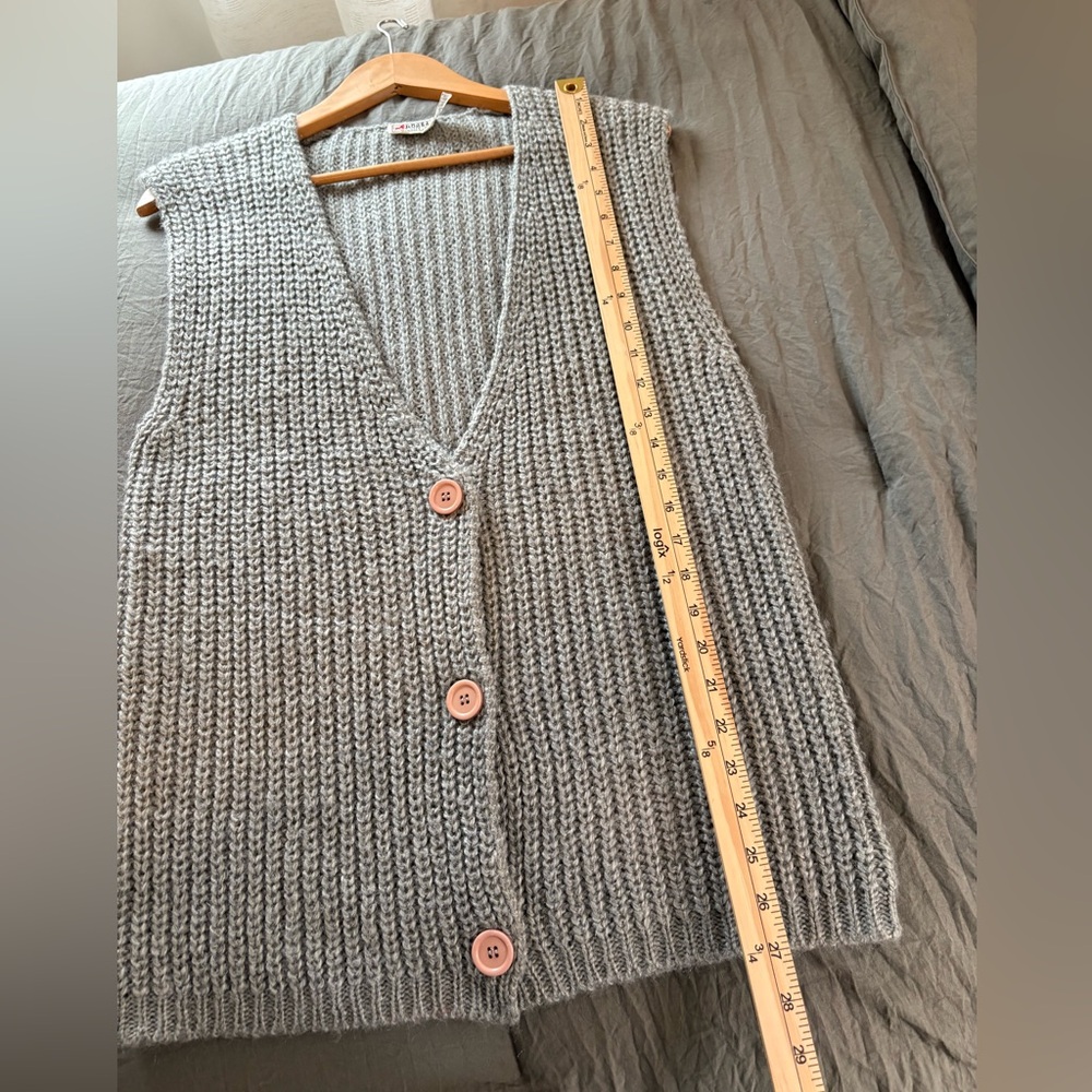 Crazy Horse Vintage Angora Blend Chunky Knit Sweater Vest. Possible Medium. - Picture 8 of 8